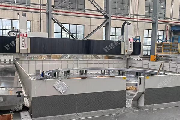 GZP系列平鋪型龍門移動式高速數(shù)控鉆銑床 GZP系列平鋪型龍門移動式高速數(shù)控鉆銑床